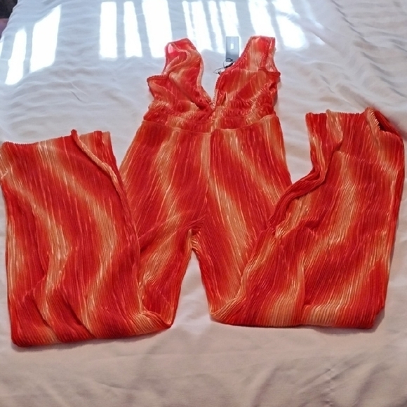 Fashion Nova Women's Sunset Cruise Plisse Jumpsuit, Size: S, NWT - Picture 1 of 15